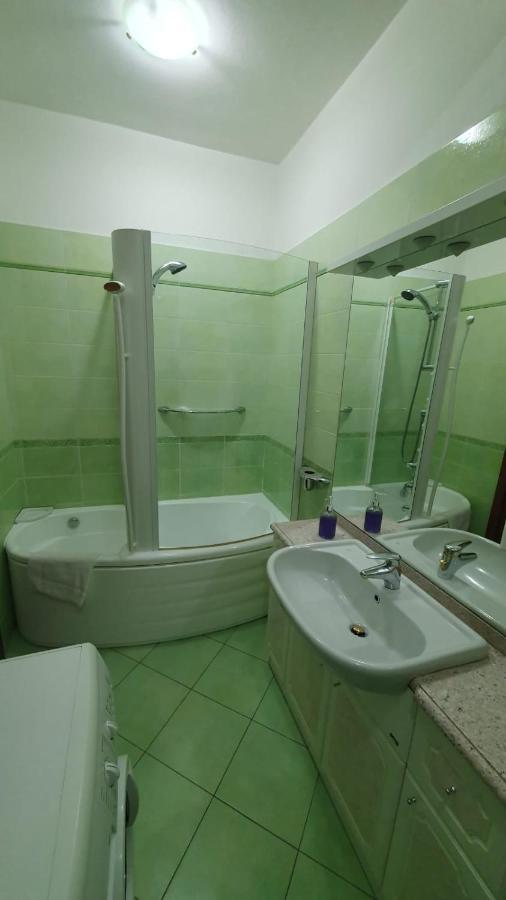 Beb I Portici Bed and Breakfast Cernobbio Exteriör bild