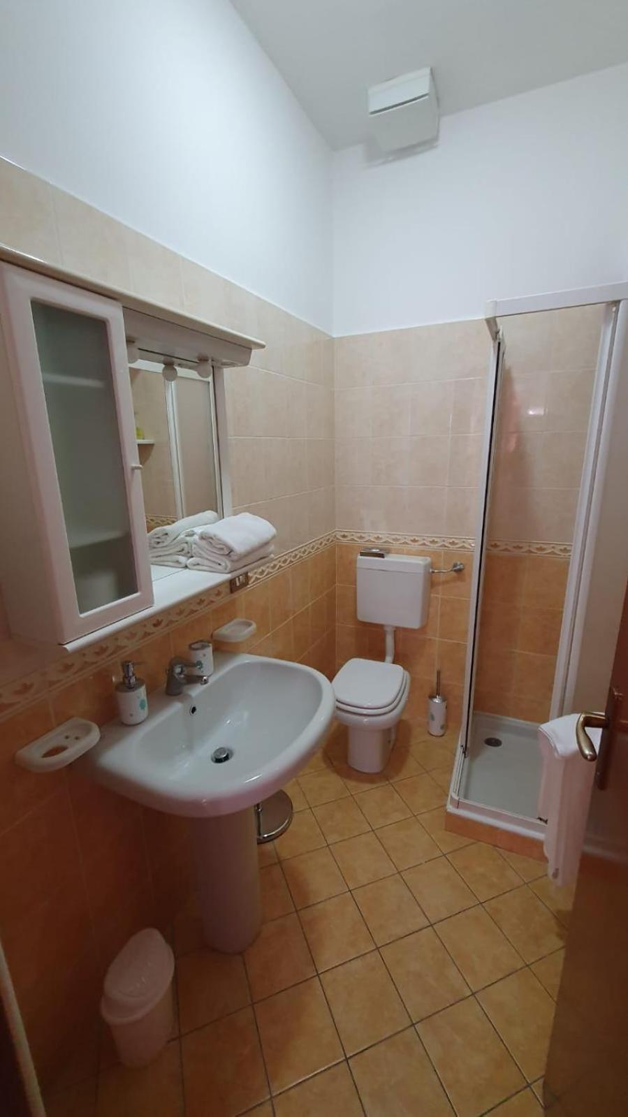 Beb I Portici Bed and Breakfast Cernobbio Rum bild
